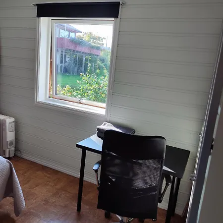 Separate Rooms In A Large House,On The E6 Road Biri Extérieur photo
